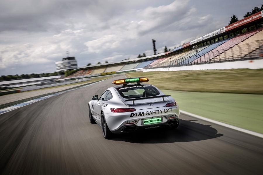  Mercedes-AMG GT S DTM Safety Car 2015 года  (фото 12 из 16)